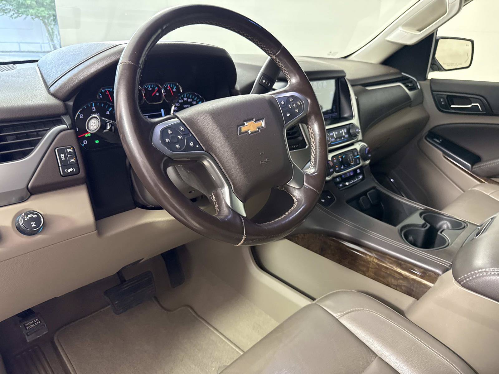 Used 2019 Chevrolet Tahoe LT w/ Luxury Package AWD/4WD image 22
