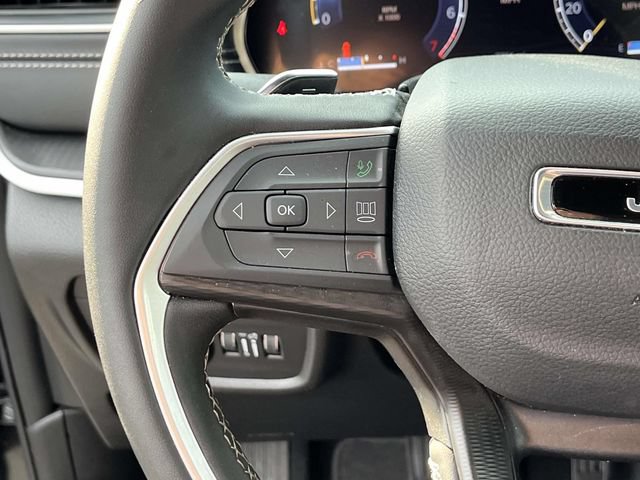 Used 2025 Jeep Grand Cherokee Laredo X AWD/4WD image 28
