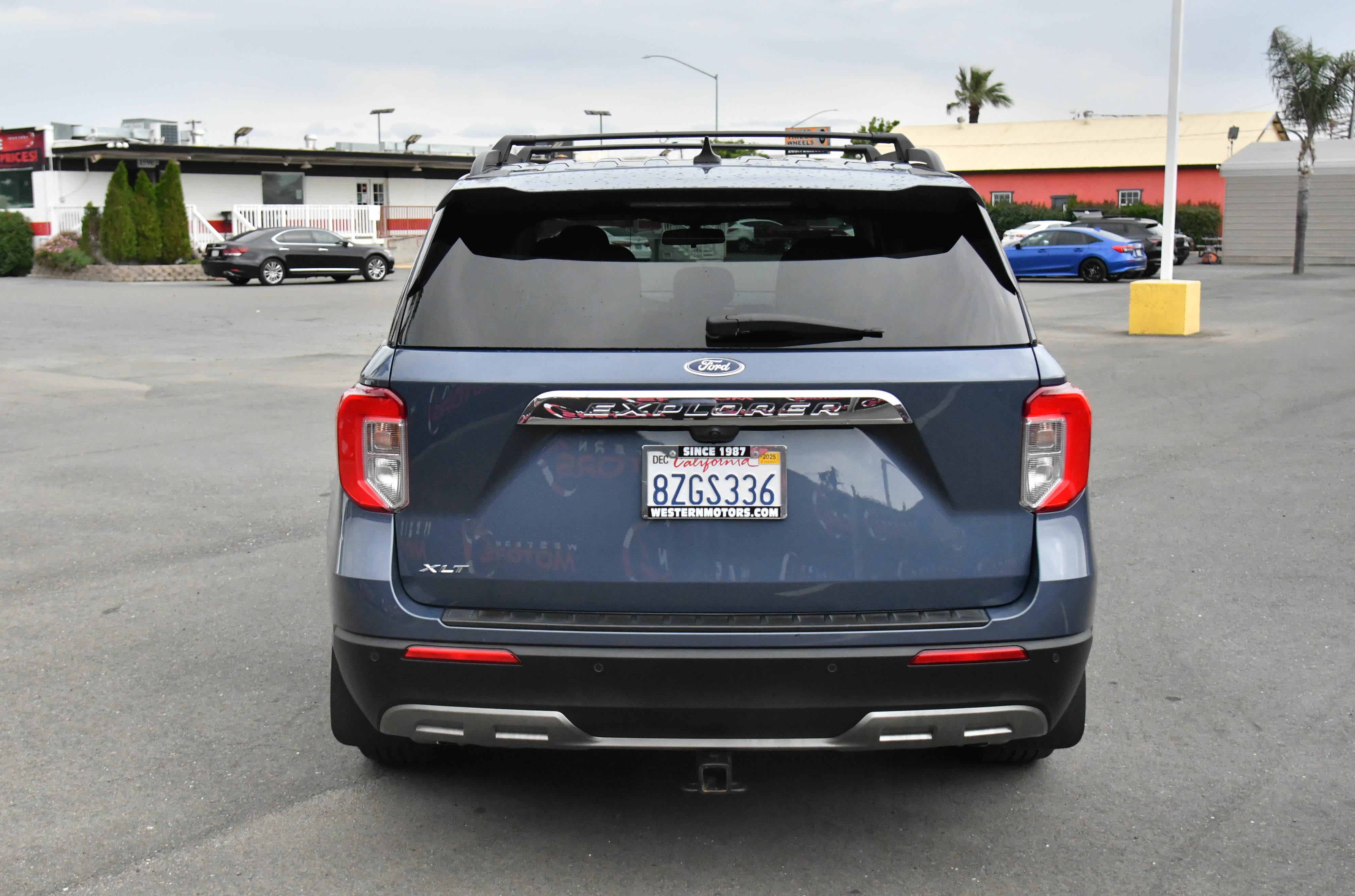 Used 2021 Ford Explorer XLT w/ Equipment Group 202A RWD image 7