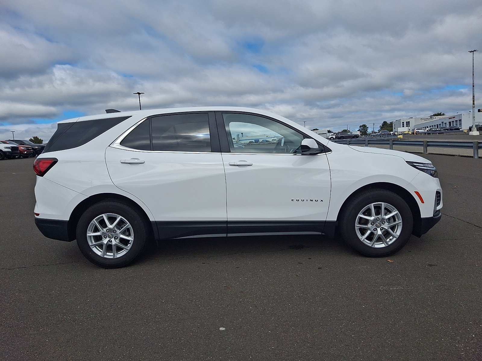 Used 2024 Chevrolet Equinox LT FWD image 7