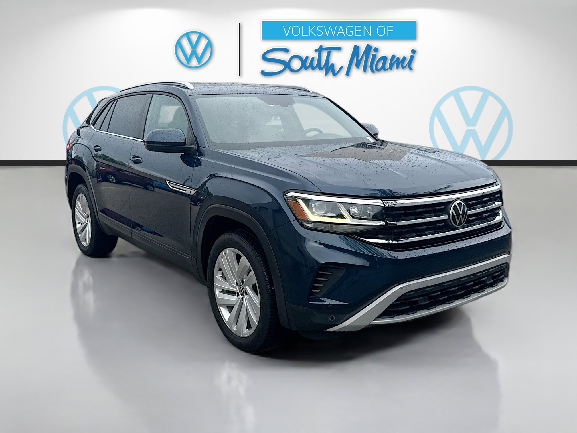 Used 2021 Volkswagen Atlas Cross Sport SE FWD image 1
