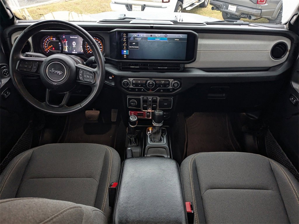 Used 2024 Jeep Gladiator Sport image 13