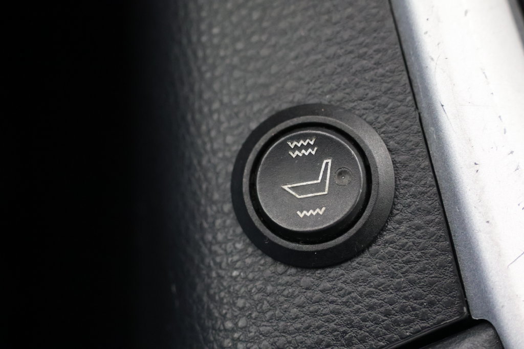 Used 2022 Toyota RAV4 LE AWD/4WD image 16