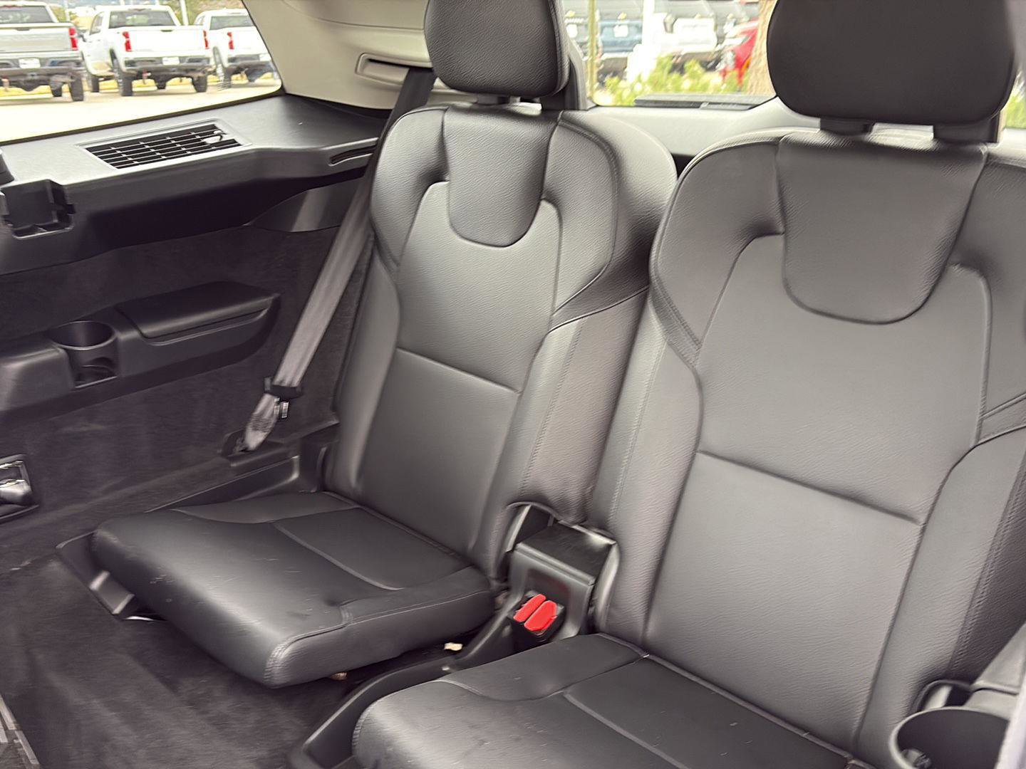 Used 2021 Volvo XC90 T6 Momentum w/ Climate Package image 14