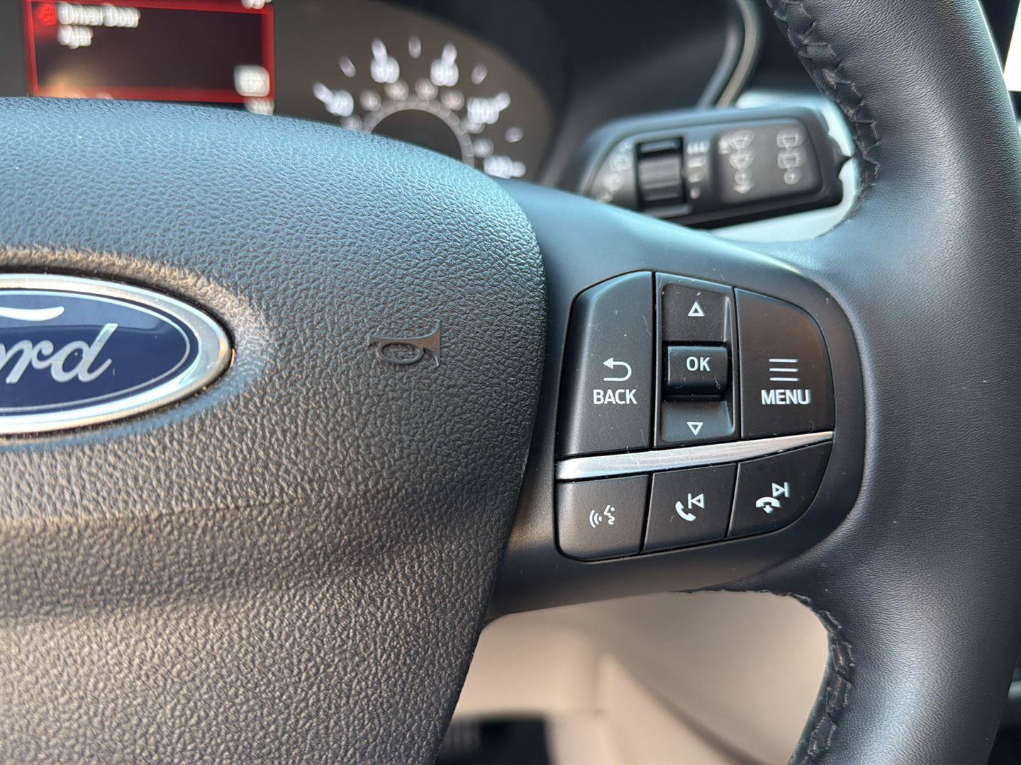 Used 2022 Ford Escape SE w/ SE Sport Appearance Package FWD image 22