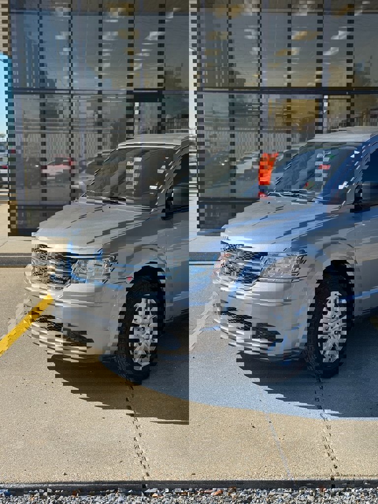 Used 2015 Dodge Journey American Value Package w/ Flexible Seating Group image 2