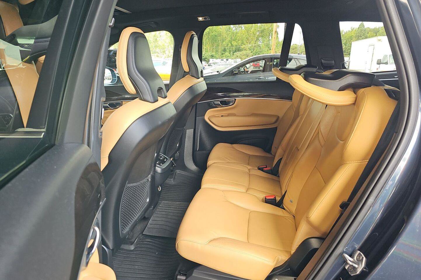 Used 2019 Volvo XC90 T6 Momentum w/ Advanced Package AWD/4WD image 6