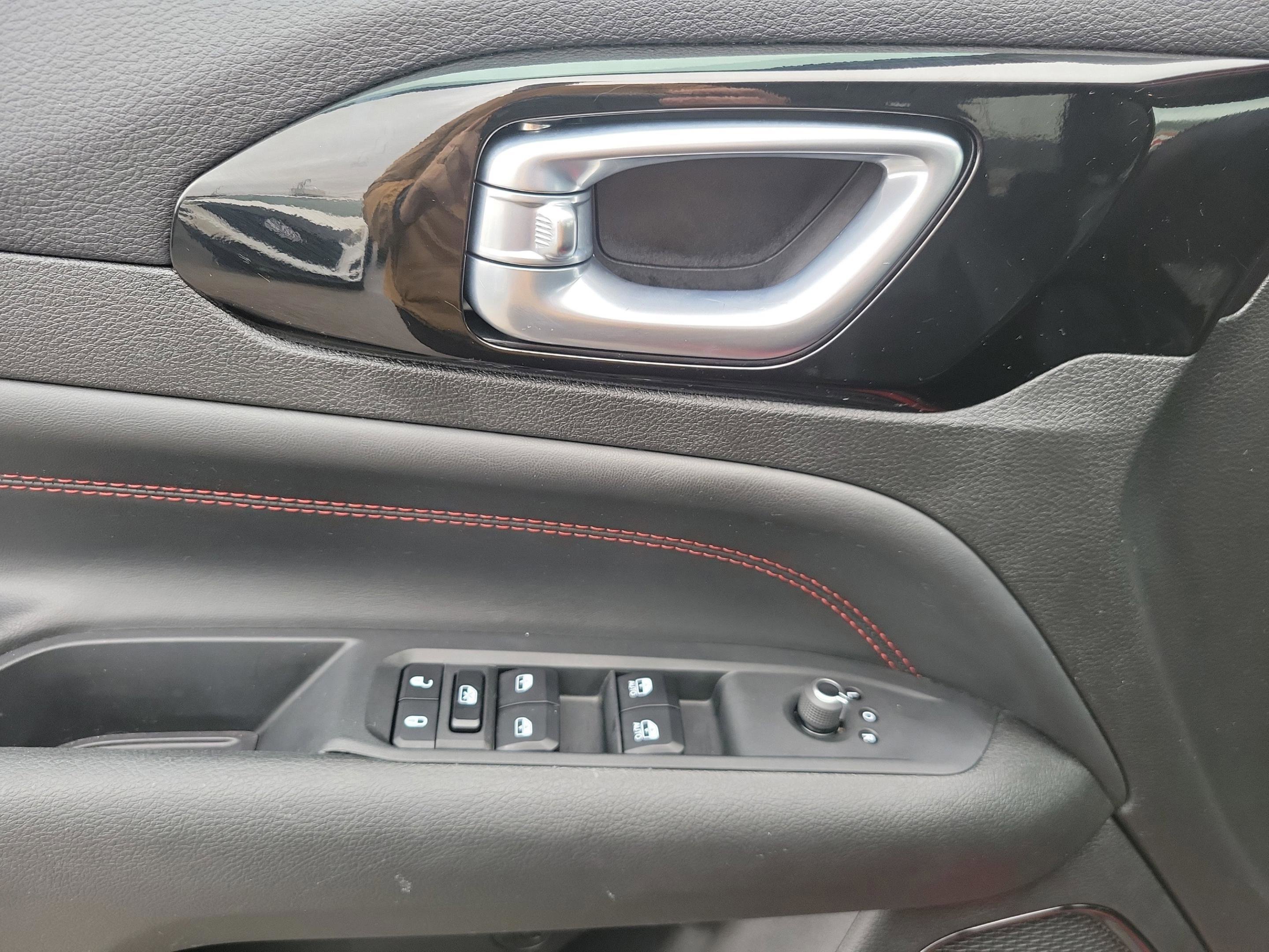 Used 2023 Jeep Compass Trailhawk image 19