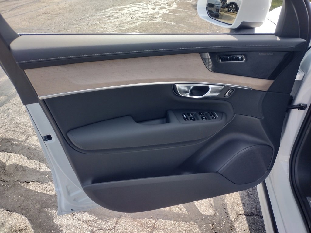 New 2026 Volvo XC90 B6 Plus image 11