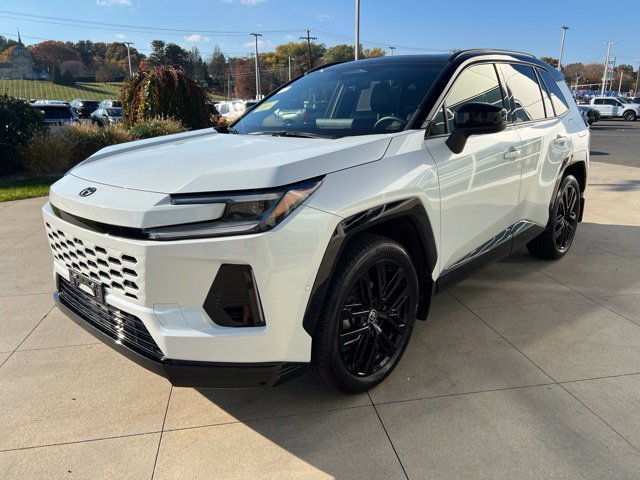 Used 2026 Toyota RAV4 XSE w/ Panoramic Sun Roof Package AWD/4WD image 3