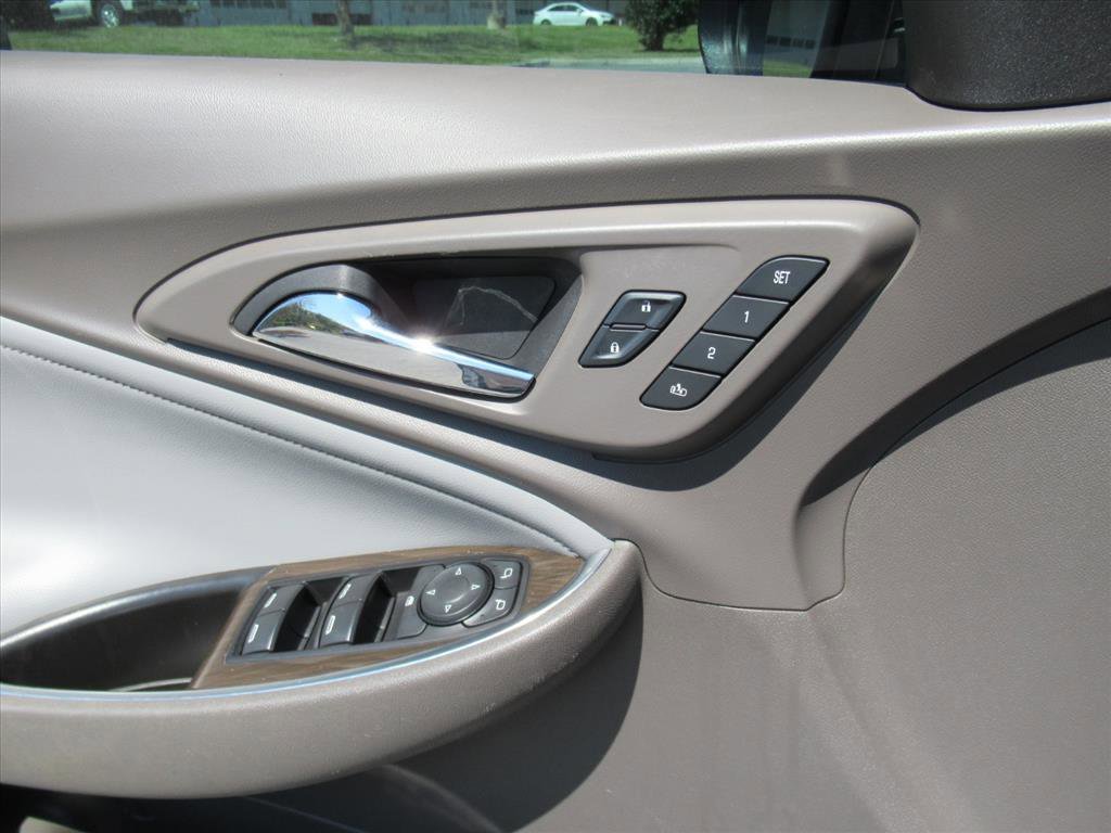 Used 2017 Chevrolet Malibu Premier w/ Premier Sun and Wheel Package image 22