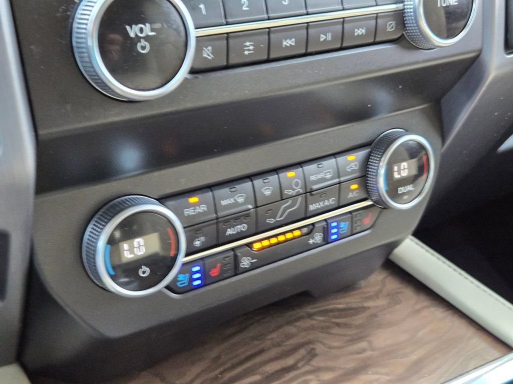 Used 2021 Ford Expedition Platinum RWD image 19