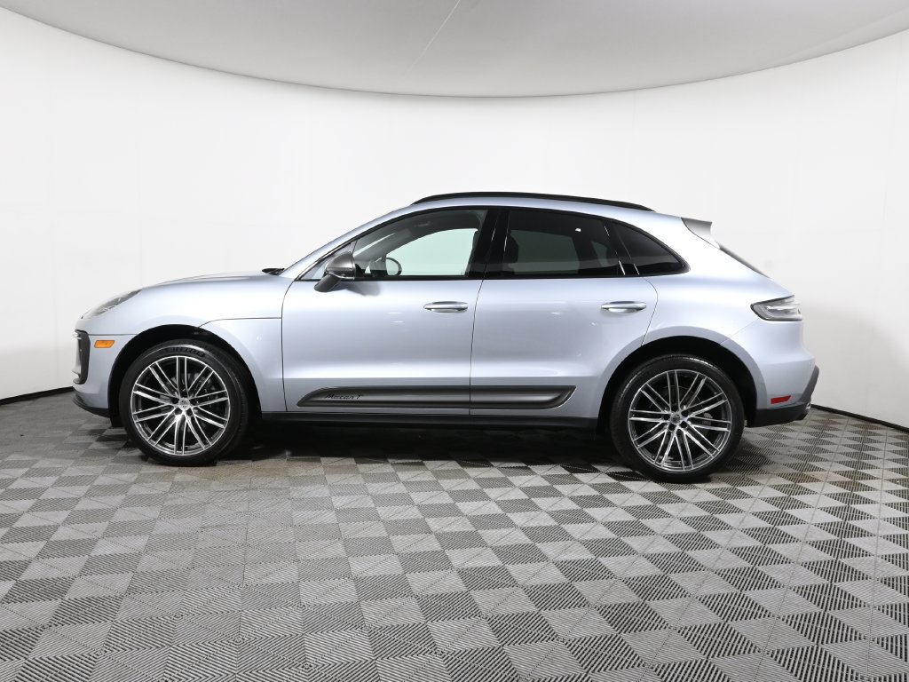 Used 2025 Porsche Macan Turbo AWD/4WD image 2