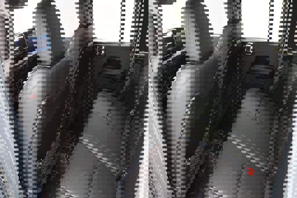 Used 2024 Jeep Wrangler Unlimited Rubicon 4xe image 11