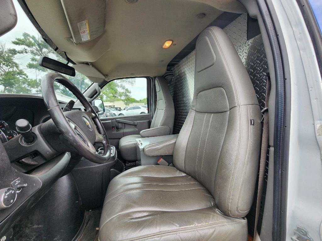 Used 2019 Chevrolet Express 2500 w/ Driver Convenience Package RWD image 15