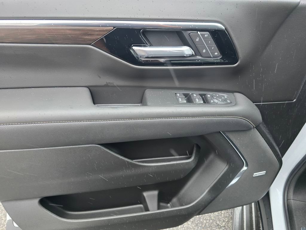 New 2026 Chevrolet Suburban Premier image 10