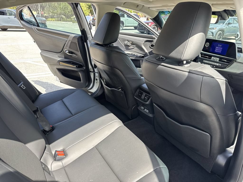Used 2025 Lexus ES 350 w/ Premium Package FWD image 33