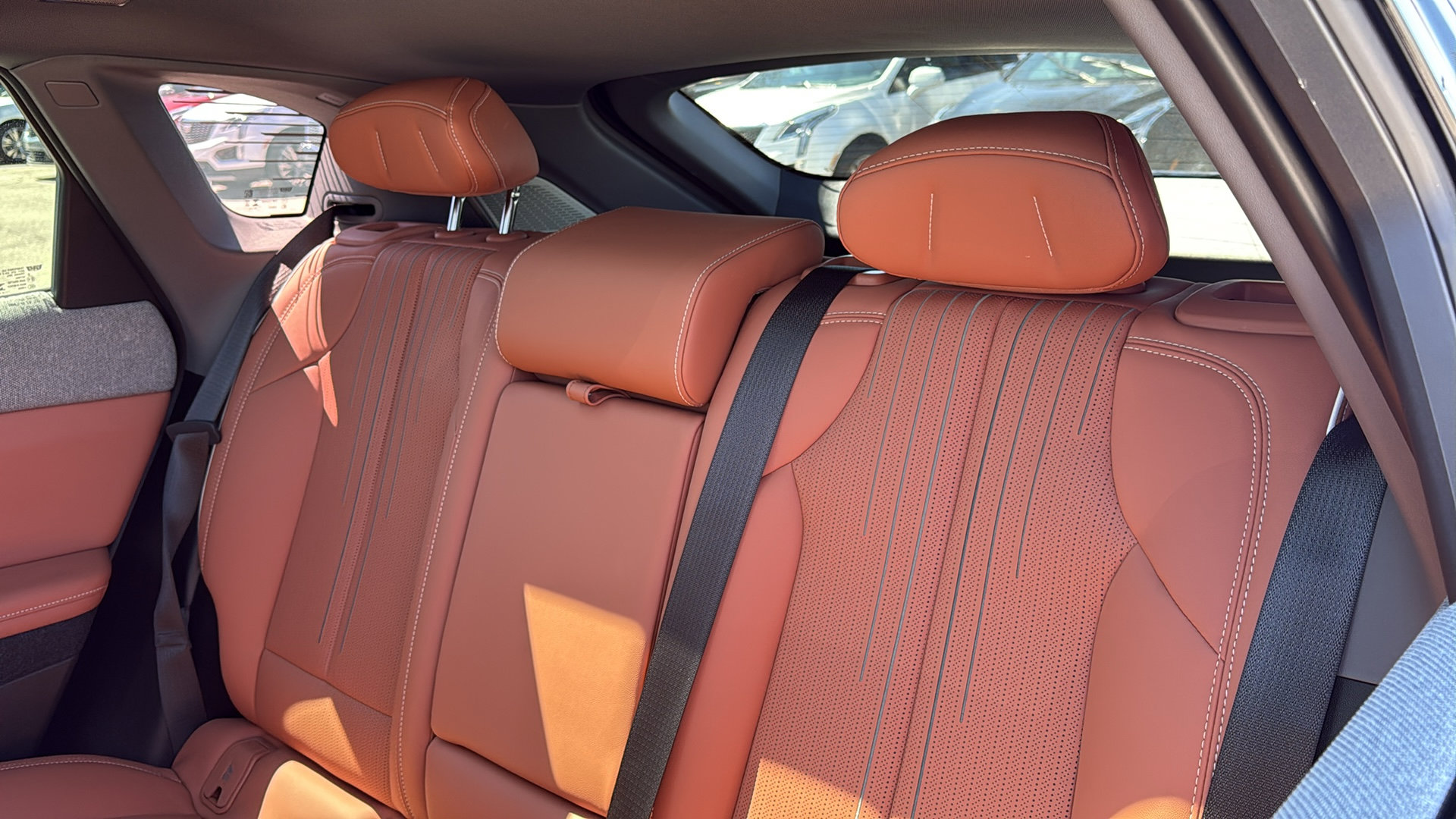 New 2026 Cadillac Optiq Sport 2 w/ LPO, Floor Liner Package AWD/4WD image 28