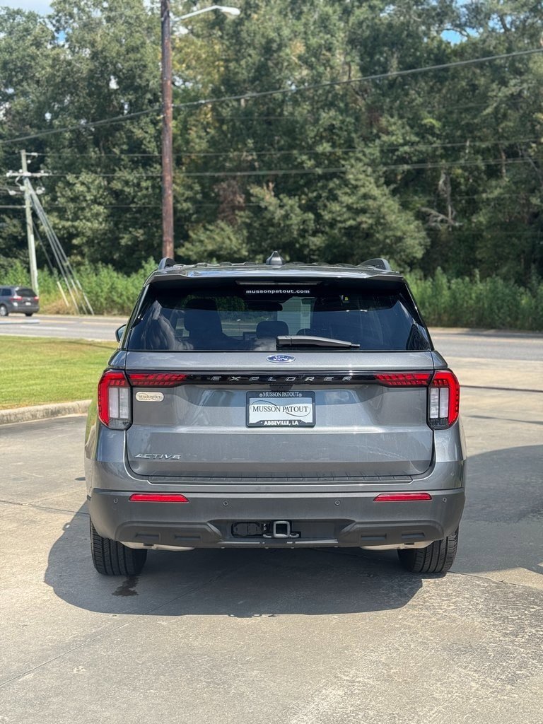 Used 2025 Ford Explorer Active RWD image 5