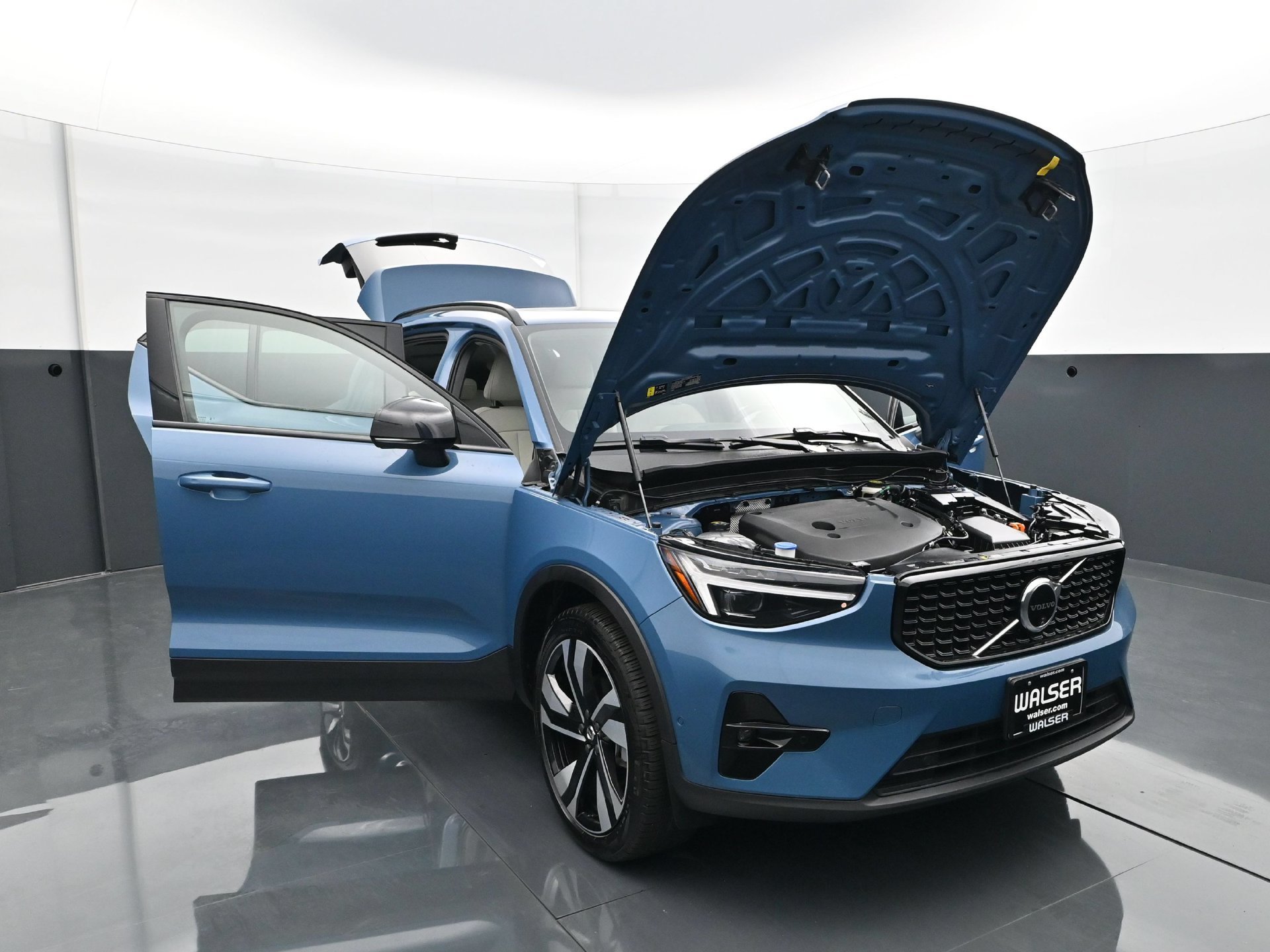 Used 2025 Volvo XC40 B5 Ultra w/ Climate Package AWD/4WD image 45