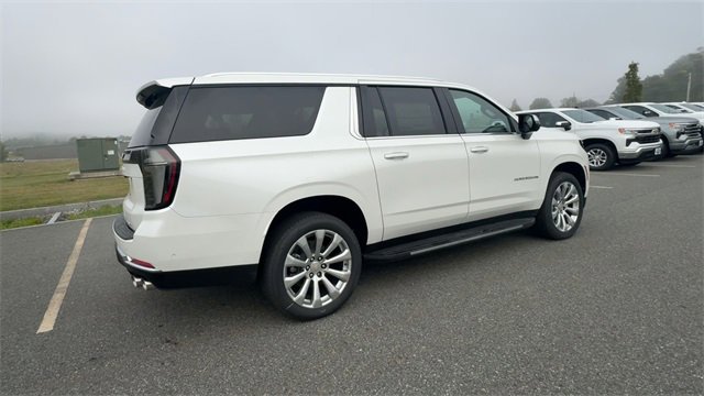 New 2025 Chevrolet Suburban Premier image 8