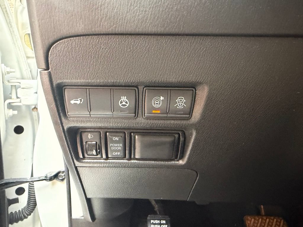 Used 2019 Nissan Armada Platinum w/ Captain's Chairs Package RWD image 22