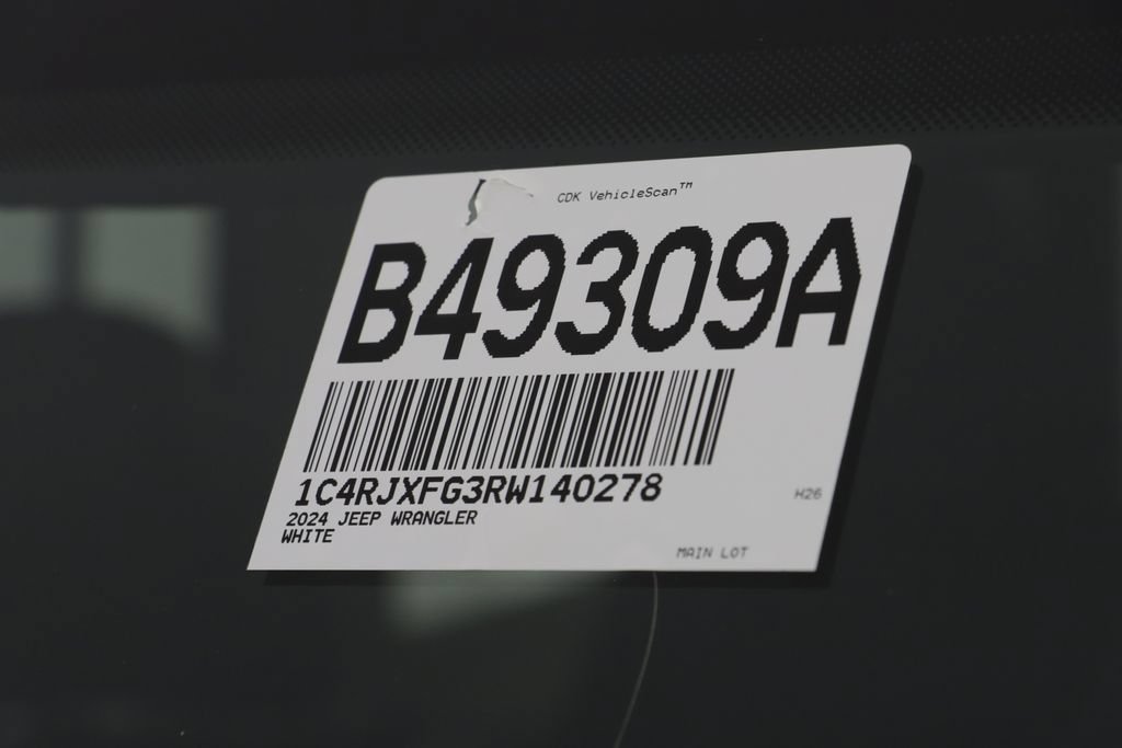 Used 2024 Jeep Wrangler Unlimited Rubicon AWD/4WD image 29
