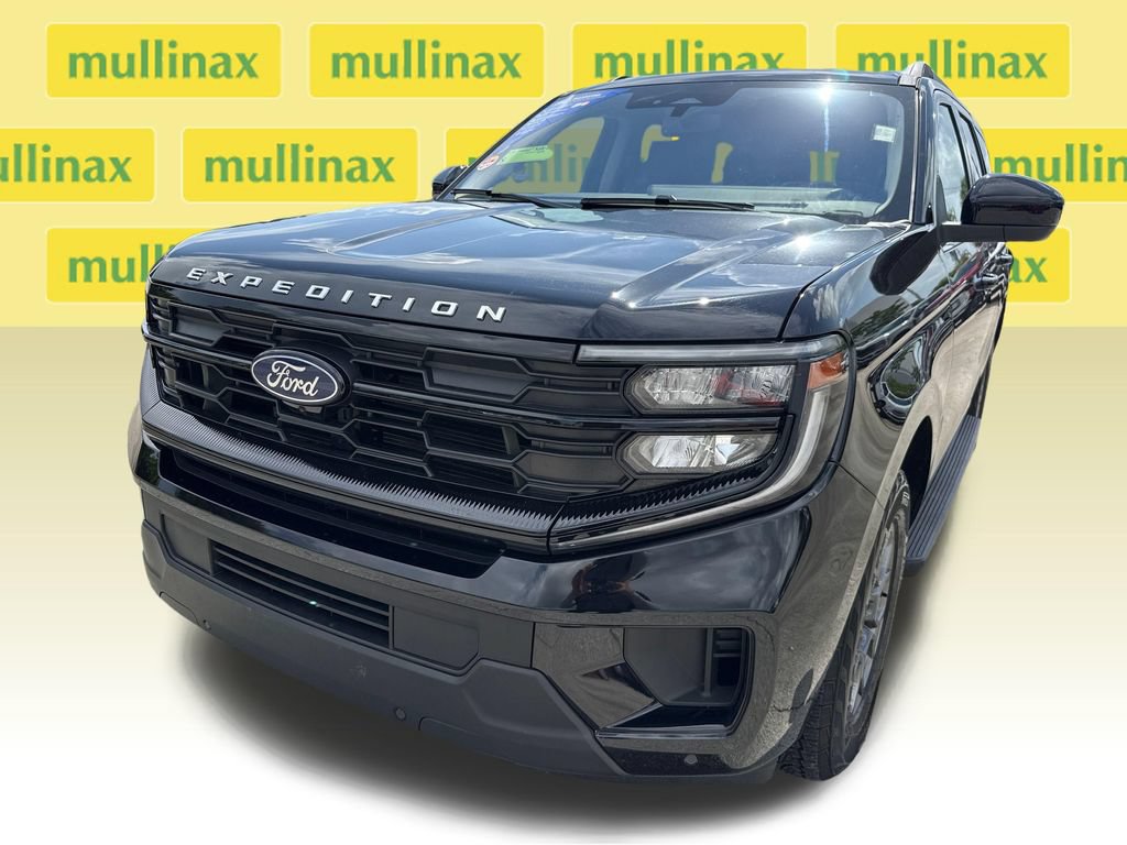 Used 2025 Ford Expedition Active RWD image 10