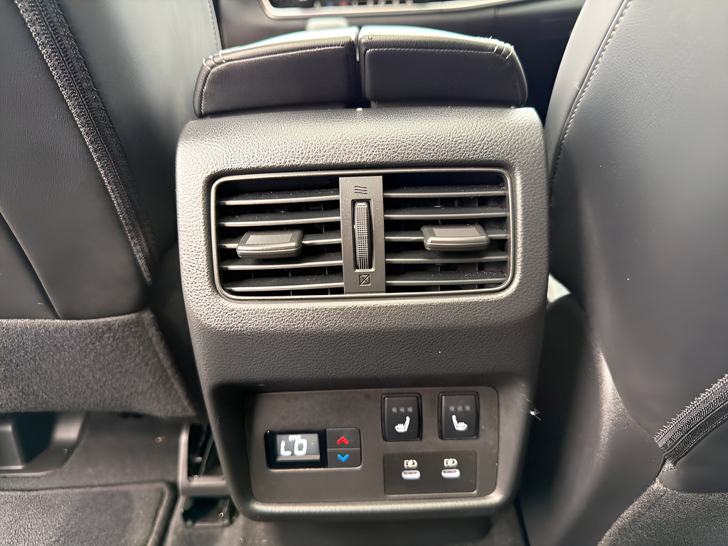 Used 2024 Nissan Rogue Platinum w/ Platinum Premium Package FWD image 27