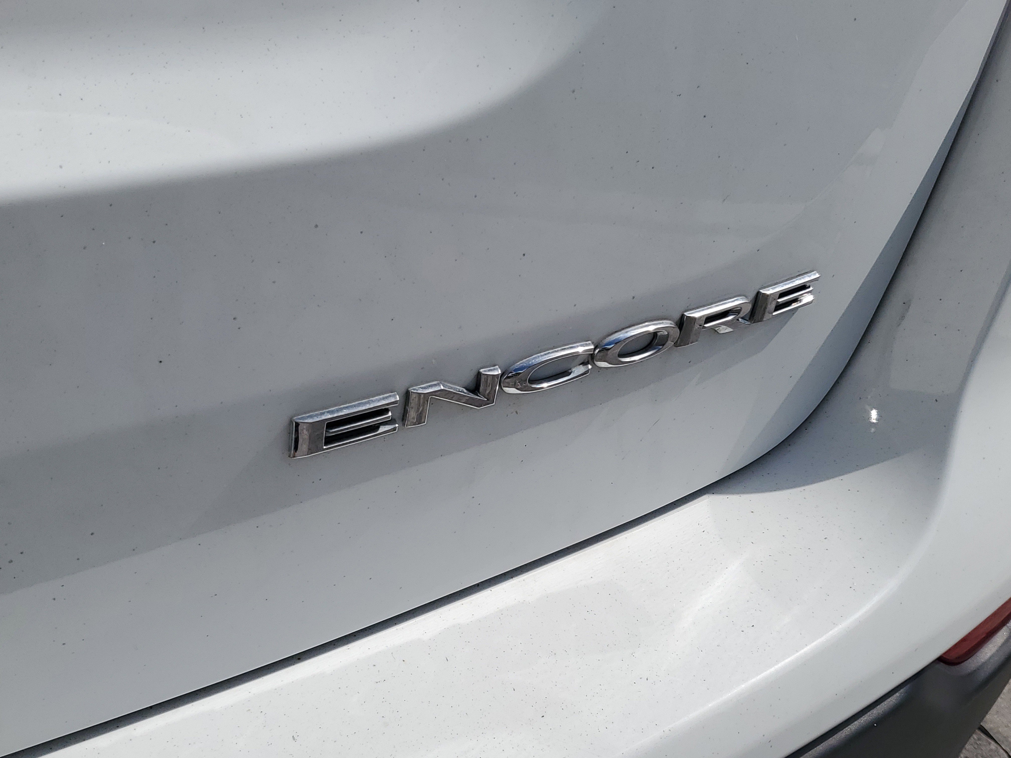 Used 2021 Buick Encore Preferred image 8