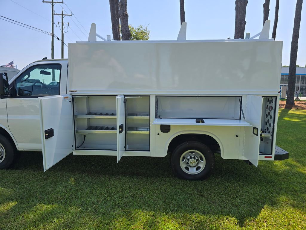 New 2025 Chevrolet Express 3500 w/ Power Convenience Package RWD image 17