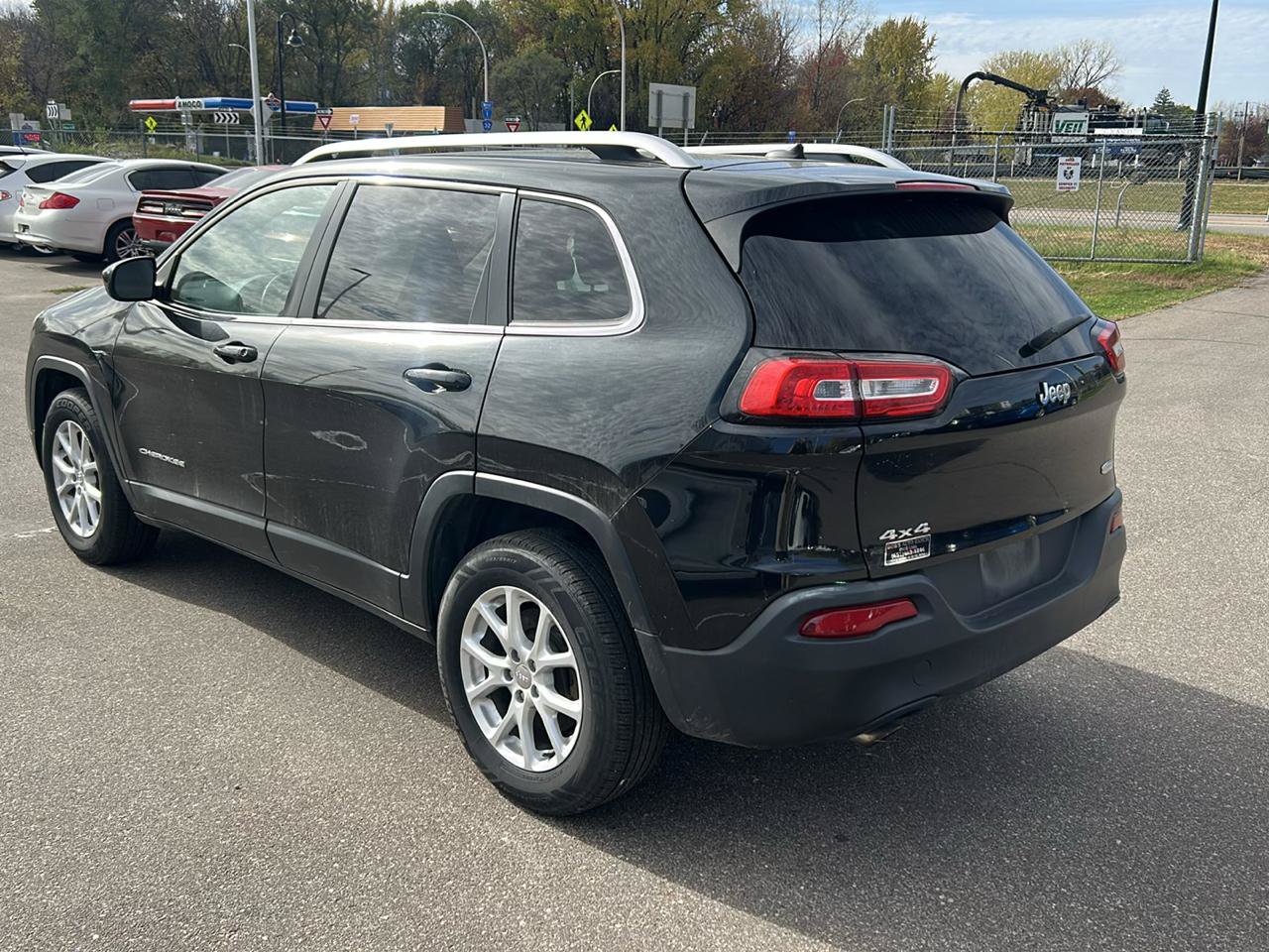 Used 2014 Jeep Cherokee Latitude AWD/4WD image 7