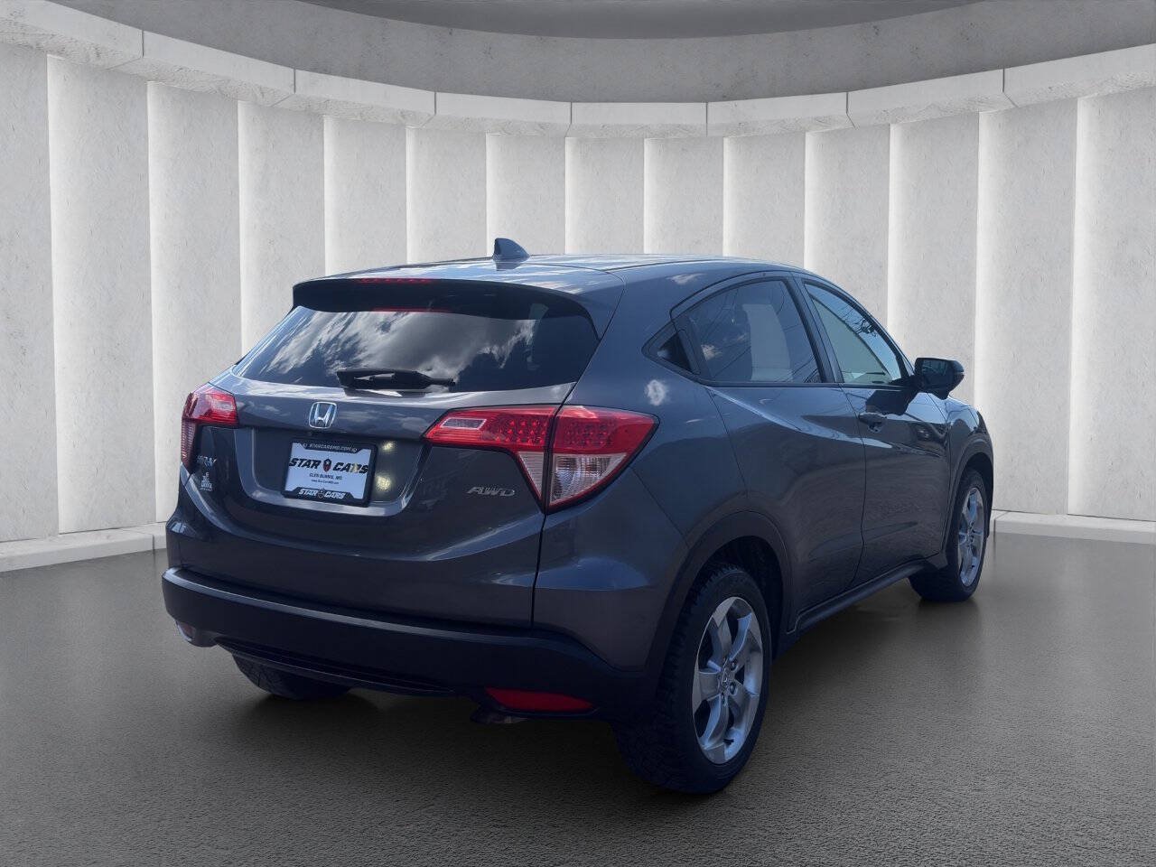 Used 2016 Honda HR-V EX image 4