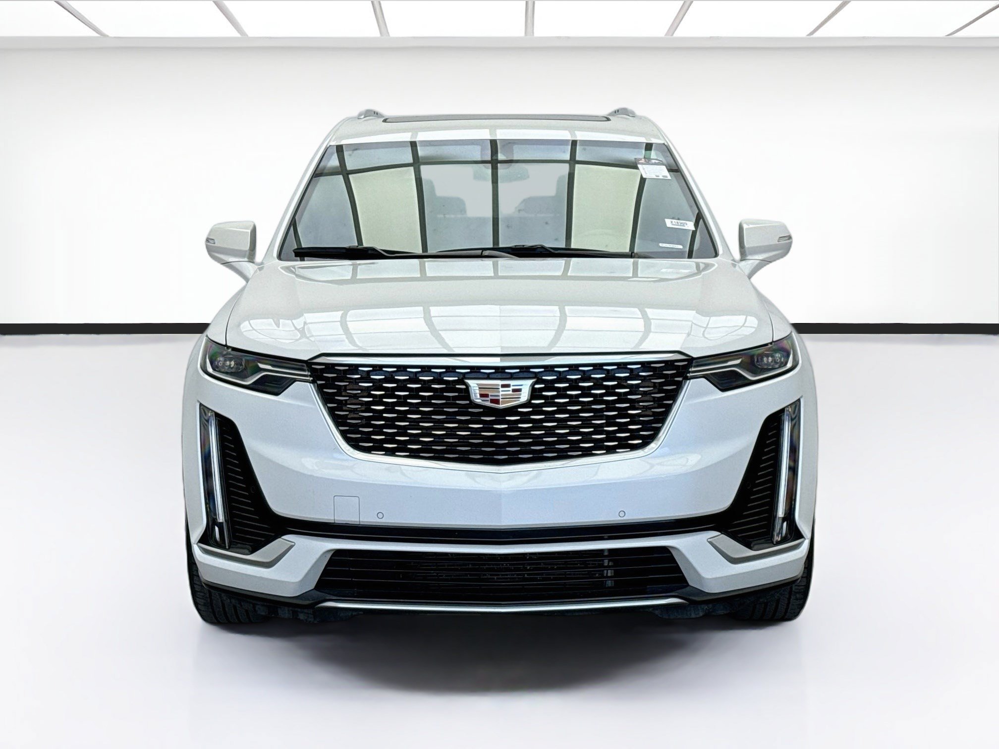 Used 2022 Cadillac XT6 Premium Luxury FWD image 2