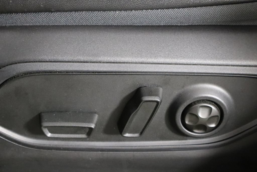 Used 2023 Jeep Grand Cherokee Limited RWD image 24