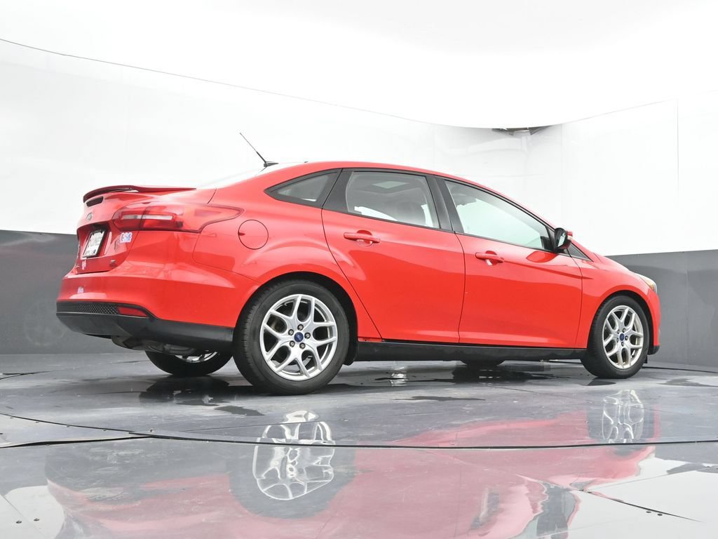 Used 2015 Ford Focus SE w/ Equipment Group 201A FWD image 24