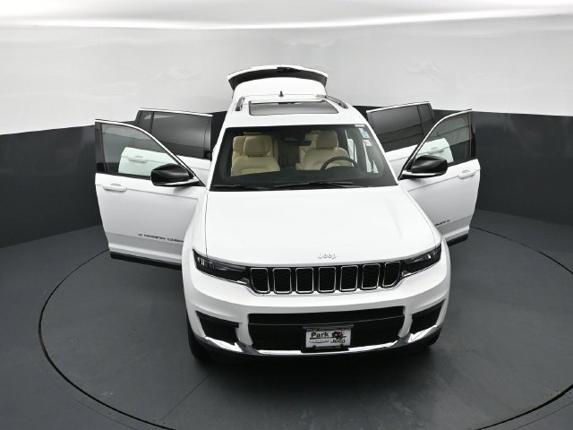 Used 2025 Jeep Grand Cherokee L Limited w/ Trailer Tow Package AWD/4WD image 25