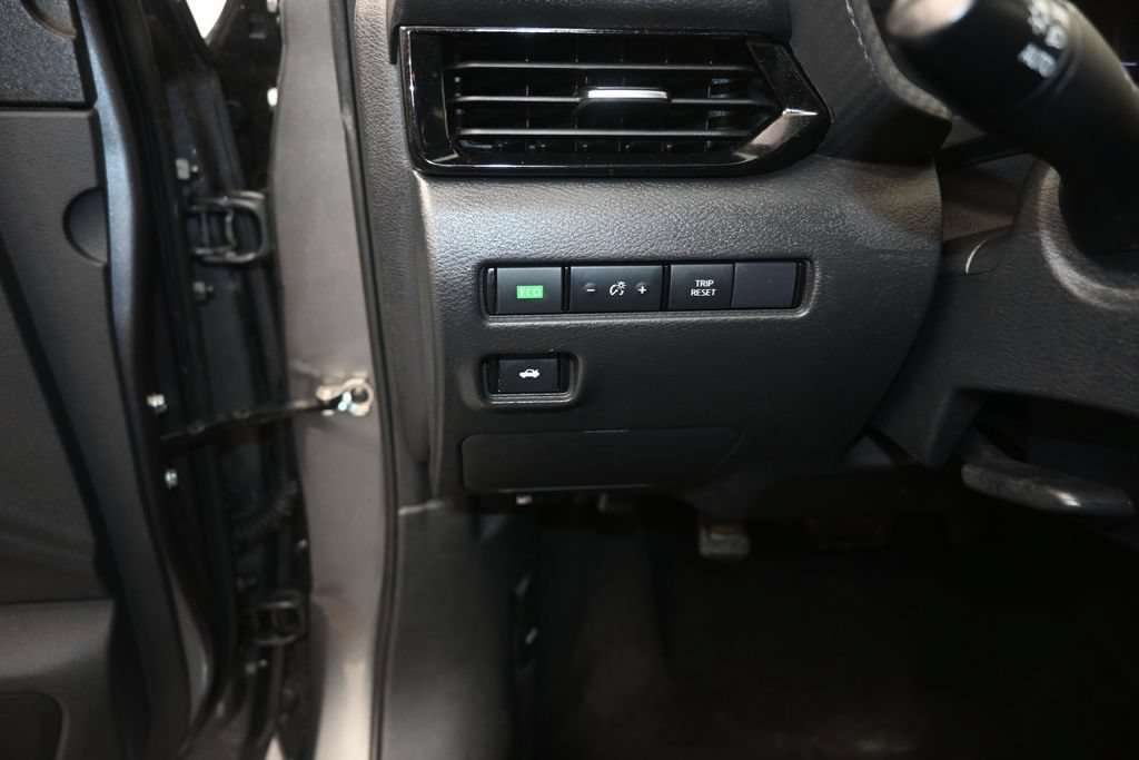Used 2024 Nissan Sentra SV FWD image 12