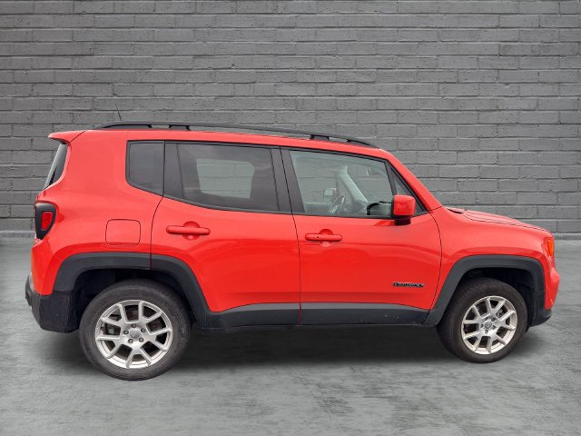 Used 2019 Jeep Renegade Latitude w/ Cold Weather Group AWD/4WD image 12