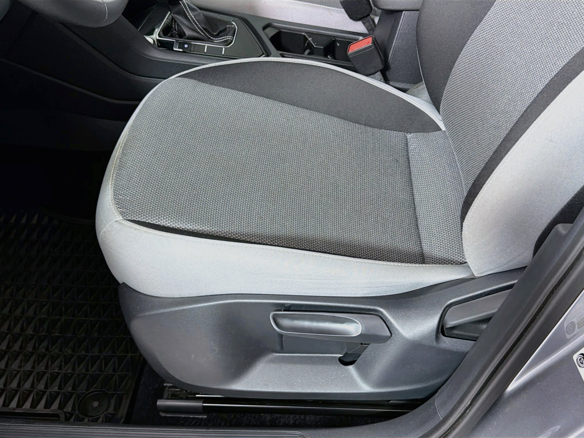 Certified 2023 Volkswagen Taos S FWD image 18