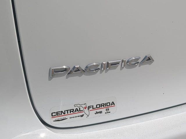 New 2027 Chrysler Pacifica Select FWD image 13