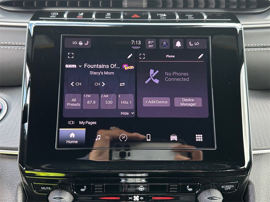 New 2025 Jeep Grand Cherokee Altitude image 18