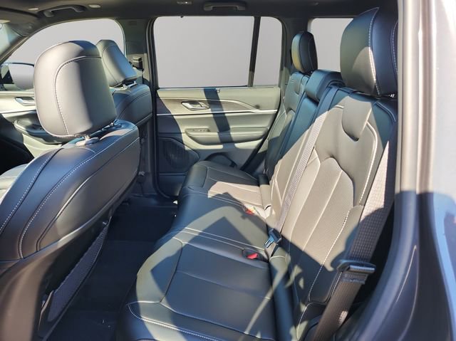 New 2025 Jeep Grand Cherokee Limited w/ Luxury Tech Group II image 13