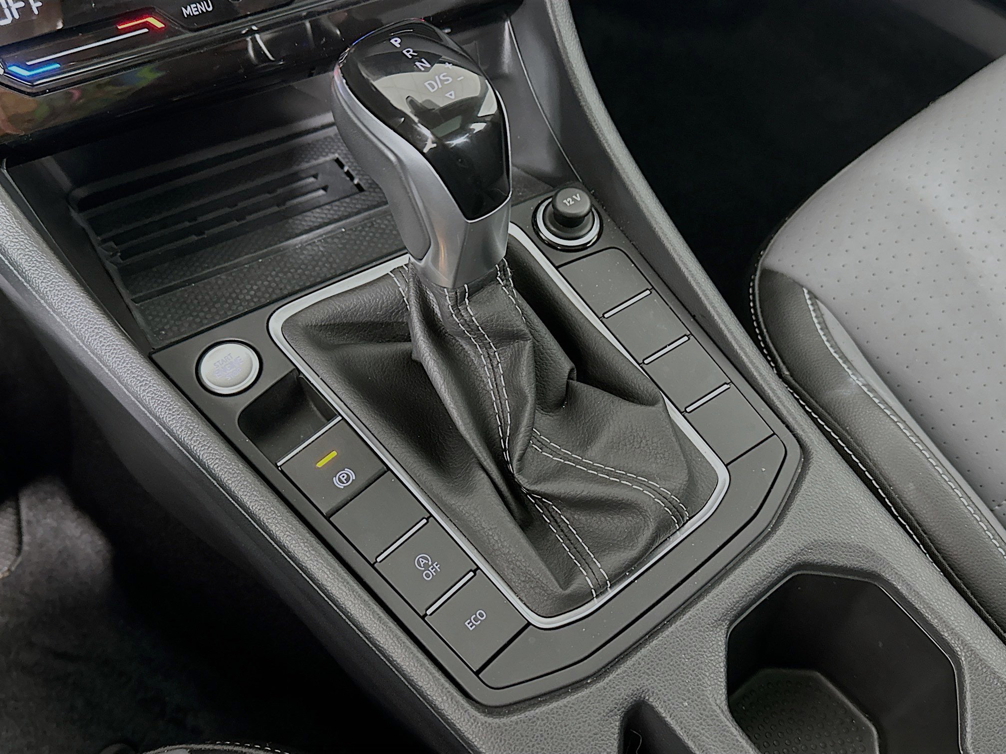 Used 2025 Volkswagen Jetta SE image 22