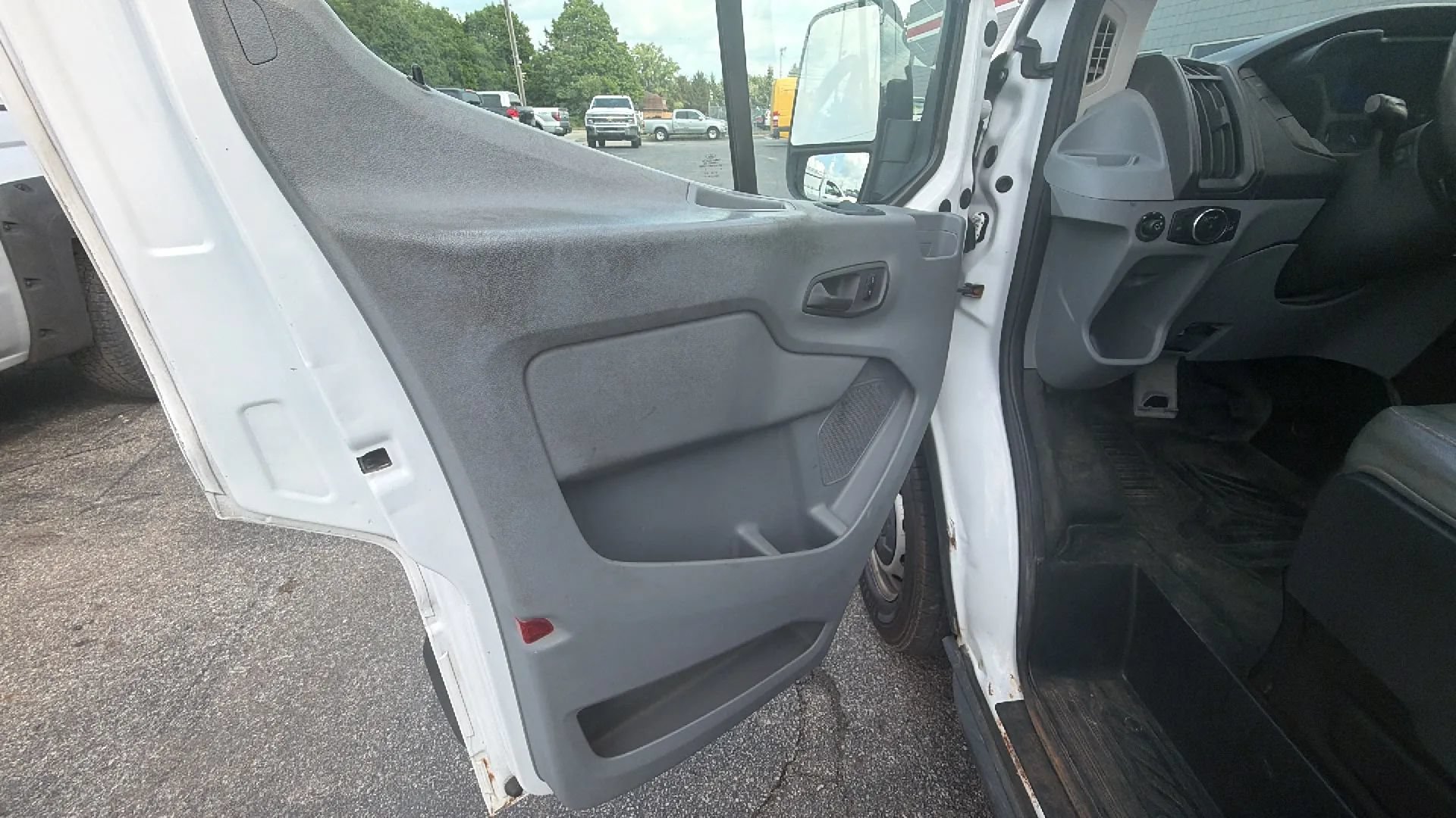 Used 2016 Ford Transit 150 148 Medium Roof RWD image 9