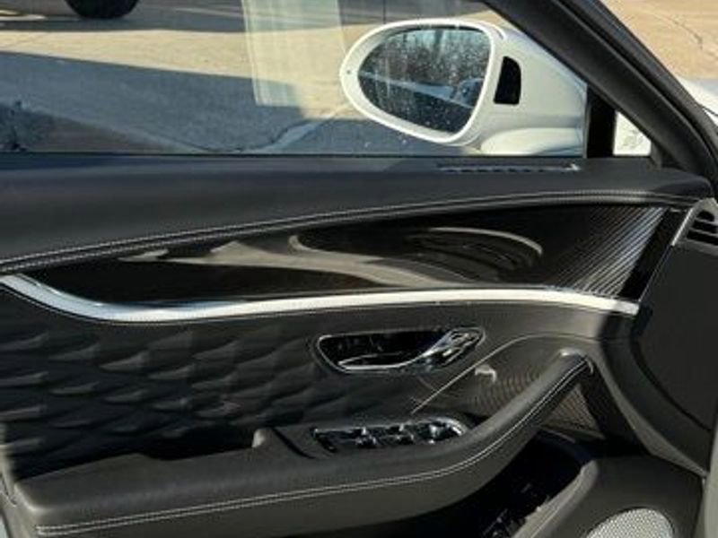 Used 2024 Bentley Flying Spur W12 image 8