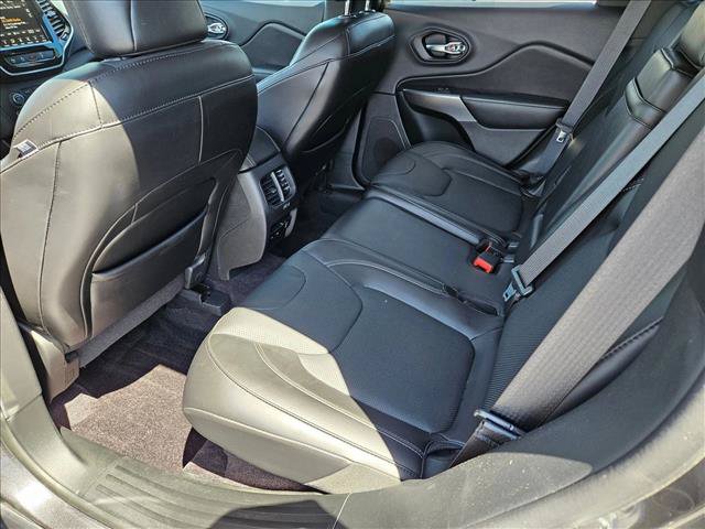 Used 2019 Jeep Cherokee Limited w/ Luxury Group FWD image 18