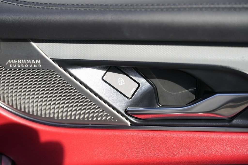 Used 2022 Jaguar F-PACE SVR image 34