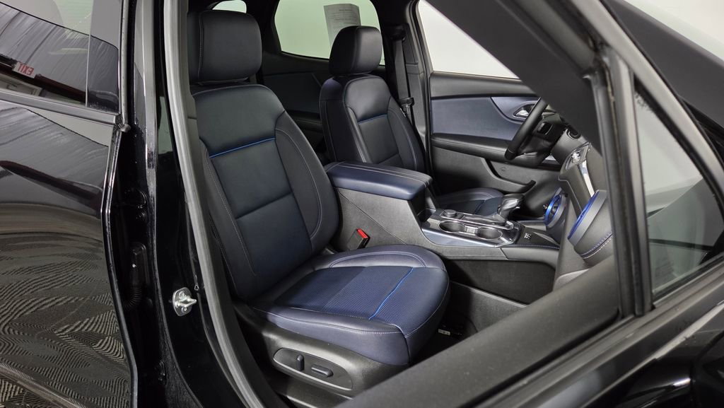 Used 2025 Chevrolet Blazer RS w/ Driver Confidence II Package image 36