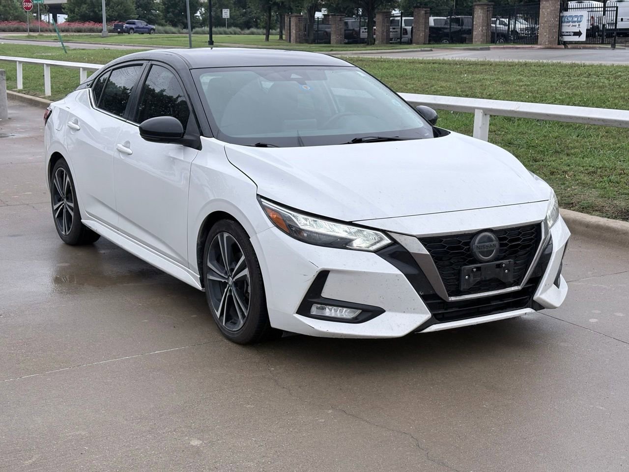Used 2021 Nissan Sentra SR FWD image 1